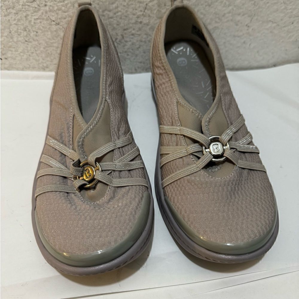 New B Zees Gray Silver Flats Loafers Sneakers Women’s Sz 11